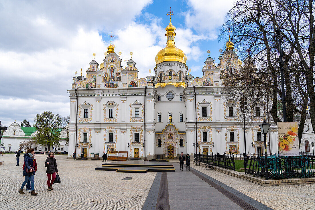 Holy Dormition Cathedral of Ukrainian Orthodox church, Kyiv (Kiev), Ukraine, Europe