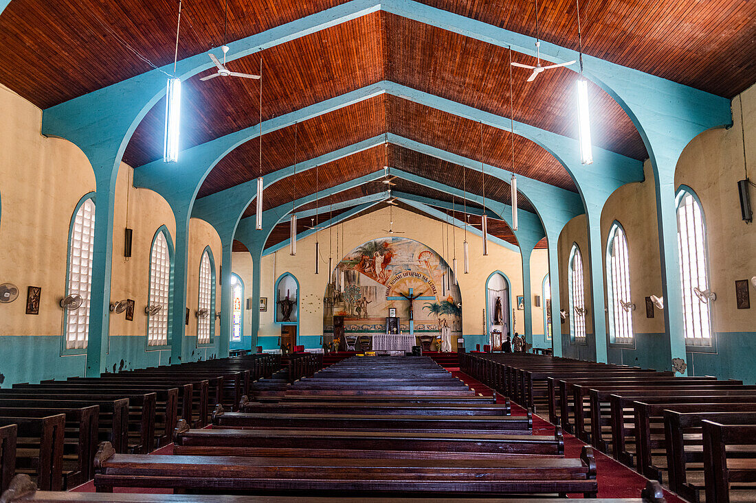 Innenraum, Kathedrale Unserer Lieben Frau vom Rosenkranz, Kisangani, Demokratische Republik Kongo, Afrika