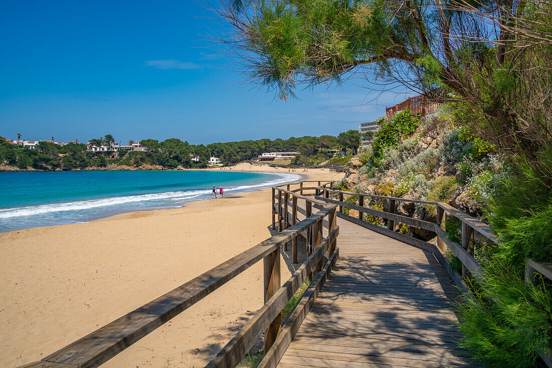 View of beach and boardwalk in Arenal d'en Castell, Es Mercadal, Menorca, Balearic Islands, Spain, Mediterranean, Europe