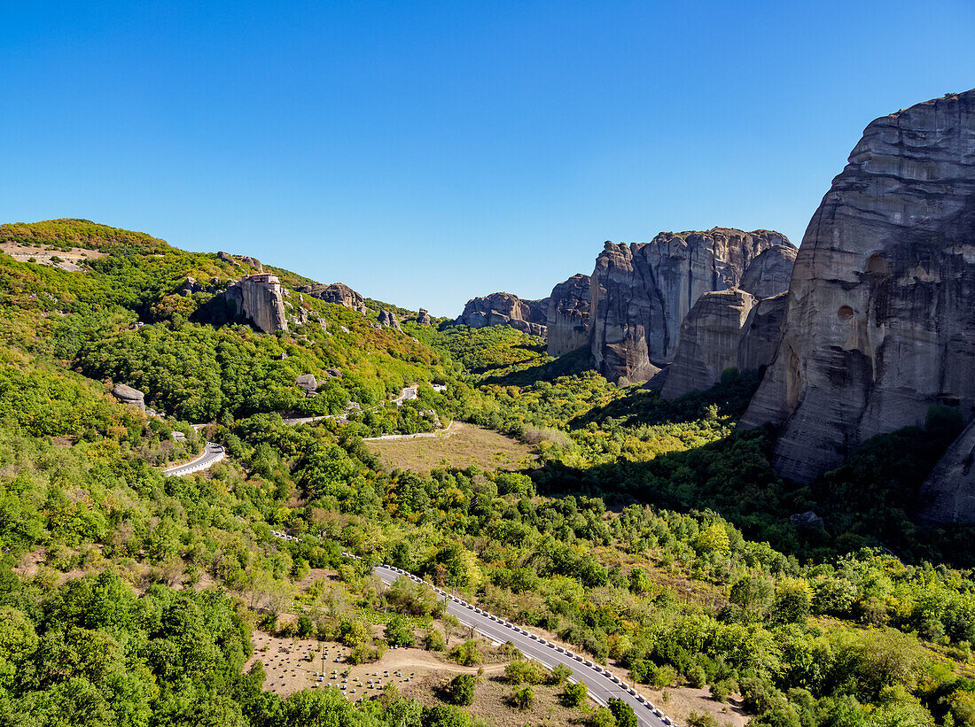 Blick auf das Rousanou-Kloster, Meteora, UNESCO-Welterbe, Thessalien, Griechenland, Europa