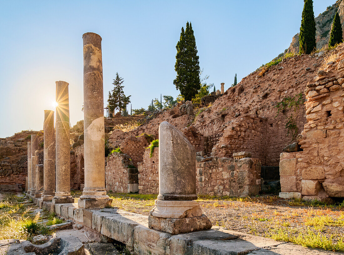 Die römische Agora, Delphi, UNESCO-Welterbestätte, Phokis, Griechenland, Europa