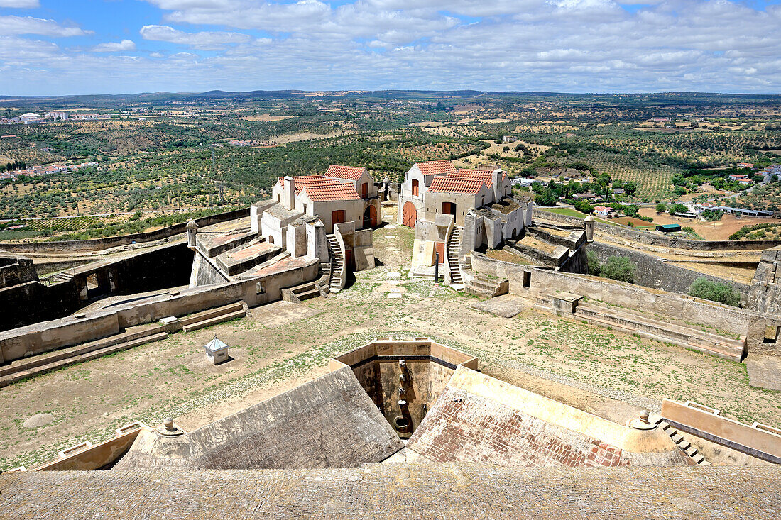 Fort Conde de Lippe (Festung Unserer Lieben Frau von Gnaden), Festungsanlagen, UNESCO-Weltkulturerbe, und die umliegende Landschaft, Elvas, Alentejo, Portugal, Europa