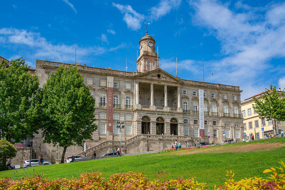 View of Bolsa Palace and Jardim do Infante Dom Henrique, UNESCO World Heritage Site, Porto, Norte, Portugal, Europe