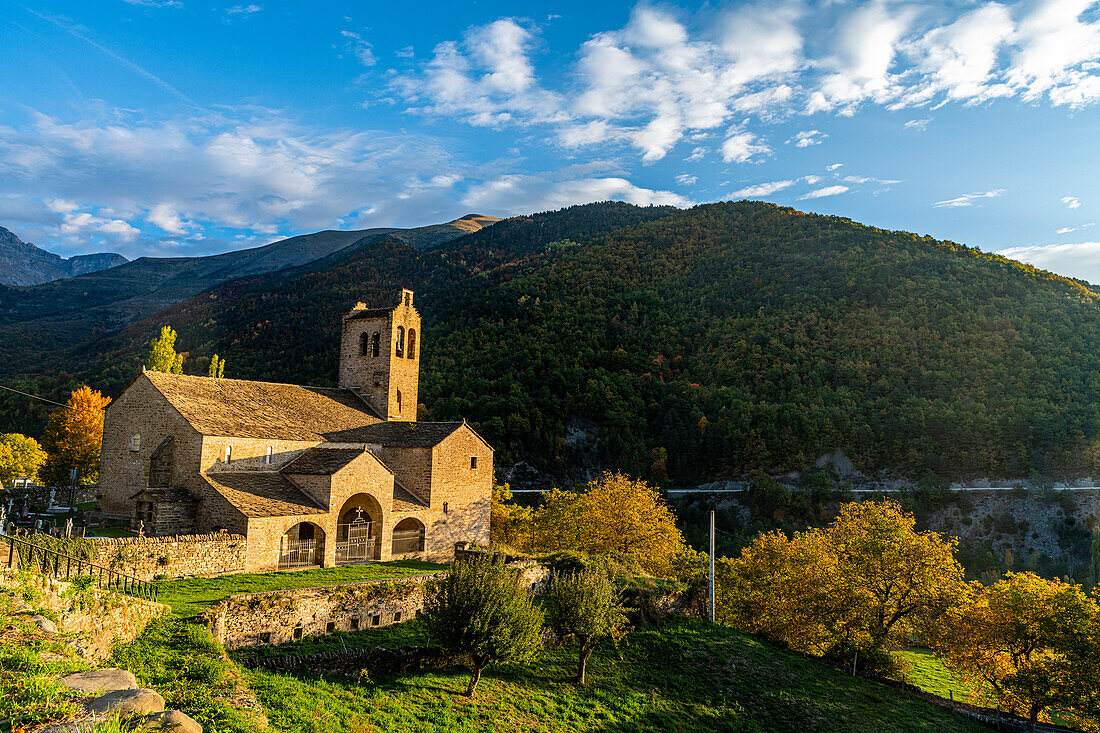Kirche von San Miguel, Monte Perdido, UNESCO-Welterbe, Aragonien, Pyrenäen, Spanien, Europa