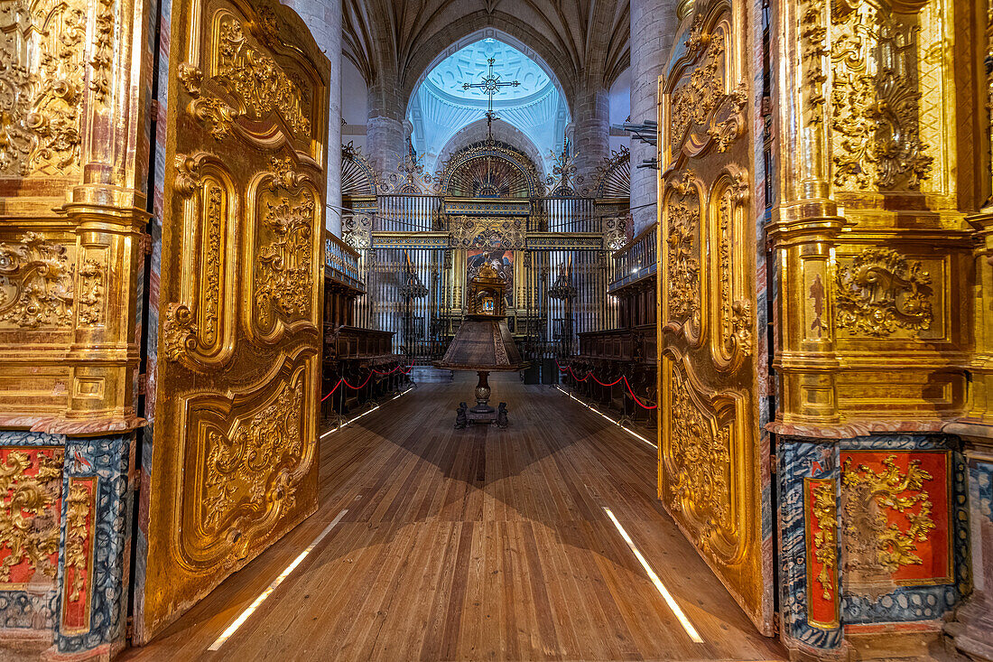 Goldener Eingang zum Altar des Klosters Yuso, UNESCO-Weltkulturerbe, Klöster von San Millan de la Cogolla, La Rioja, Spanien, Europa