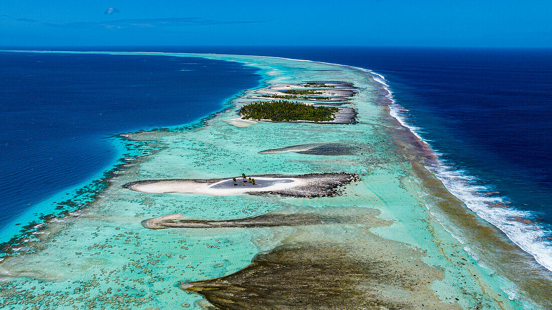 Luftaufnahme des Hikueru-Atolls, Tuamotu-Archipel, Französisch-Polynesien, Südpazifik, Pazifik
