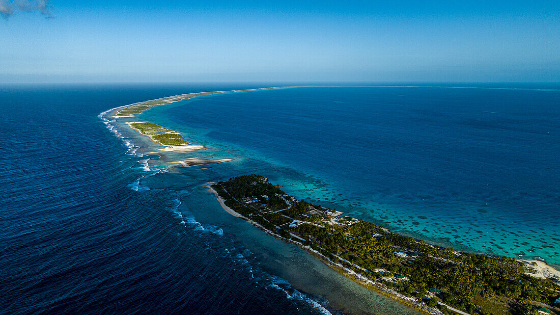 Luftaufnahme des Hikueru-Atolls, Tuamotu-Archipel, Französisch-Polynesien, Südpazifik, Pazifik