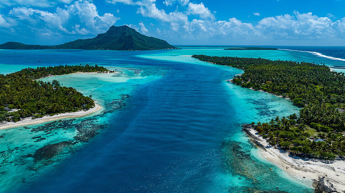 Luftaufnahme der Lagune von Maupiti, Gesellschaftsinseln, Französisch-Polynesien, Südpazifik, Pazifik