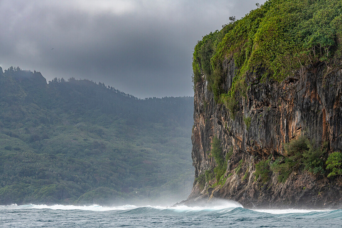 Huge limestone cliffs, Rurutu, Austral islands, French Polynesia, South Pacific, Pacific