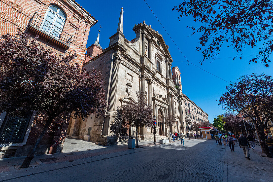 Chapel of Santas Formas, pedestrian zone, UNESCO World Heritage Site, Alcala de Henares, Madrid Province, Spain, Europe