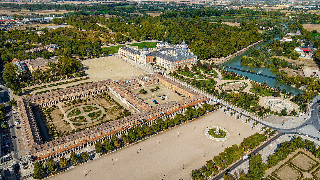 Luftaufnahme des Königlichen Palastes von Aranjuez, UNESCO-Weltkulturerbe, Provinz Madrid, Spanien, Europa