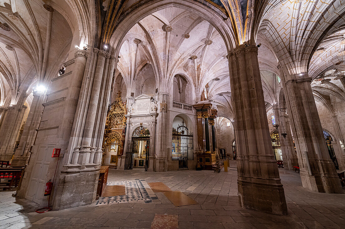 Innenraum der Kathedrale, Cuenca, UNESCO-Weltkulturerbe, Kastilien-La Mancha, Spanien, Europa