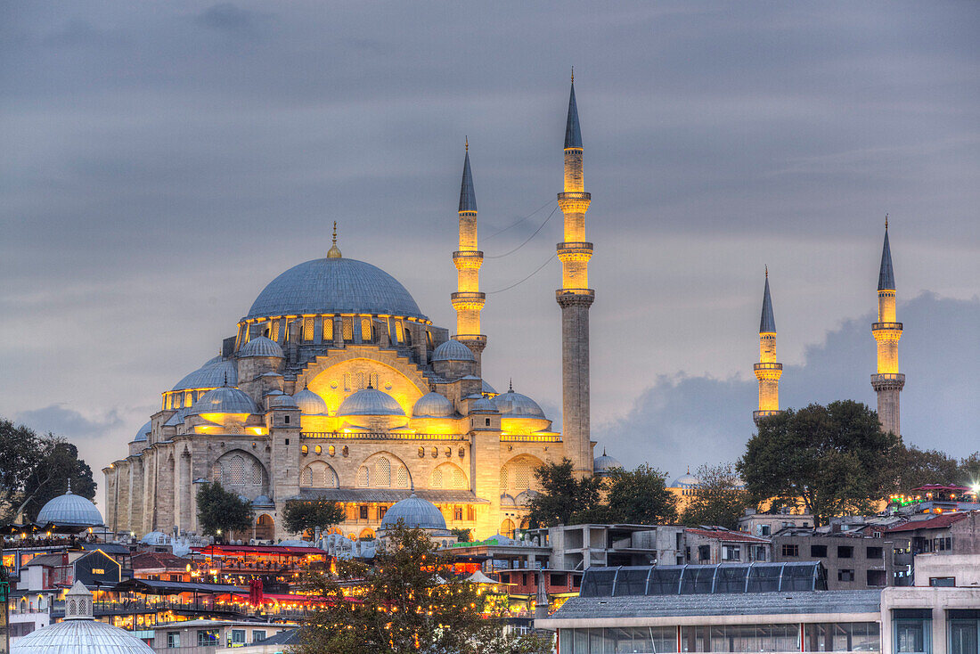 Evening, Suleymaniye Mosque, dating from 1550, UNESCO World Heritage Site, Istanbul, Turkey, Europe