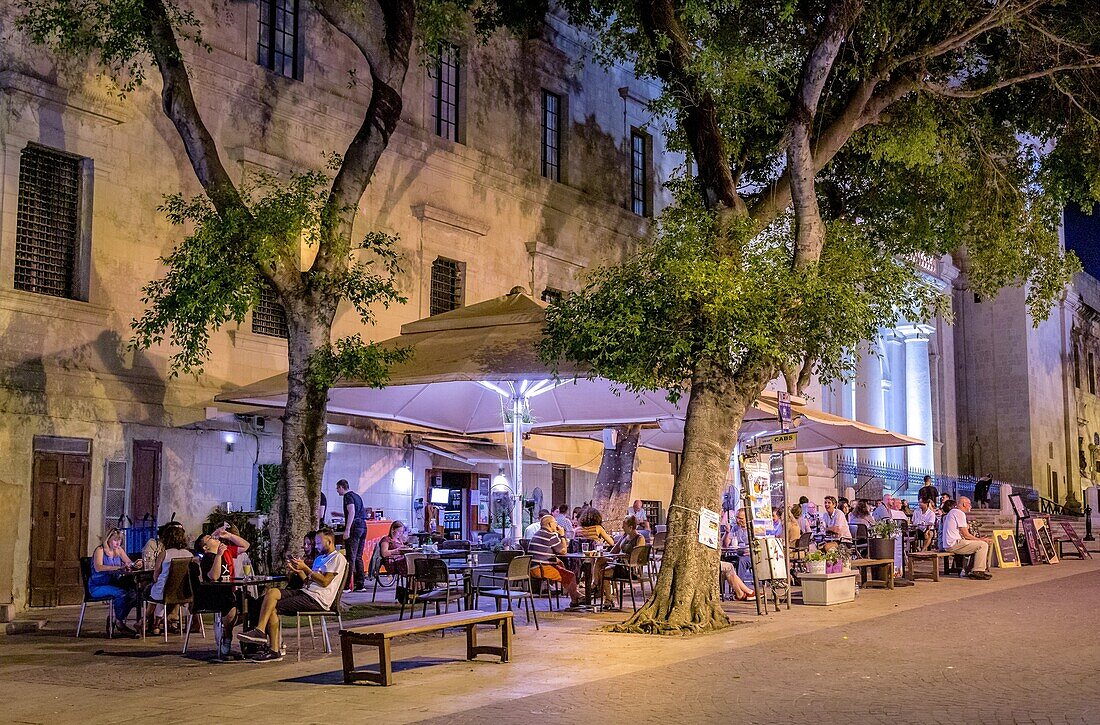 Street cafe, Triq San Gwann, Valletta, Malta, Mediterranean, Europe