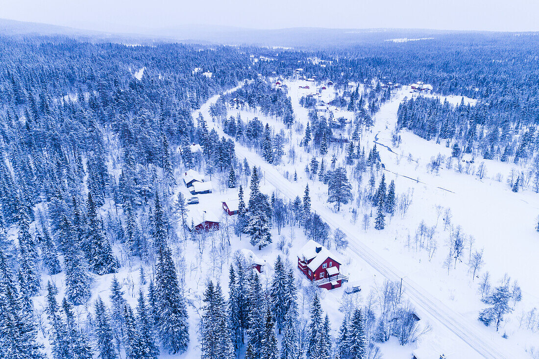 Bauernhofgebäude im Winter