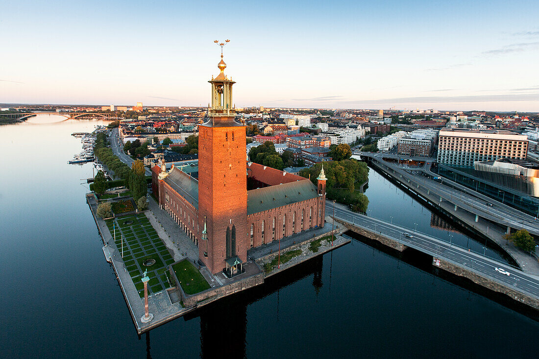 Stadtbild mit Rathaus von Stockholm, Schweden