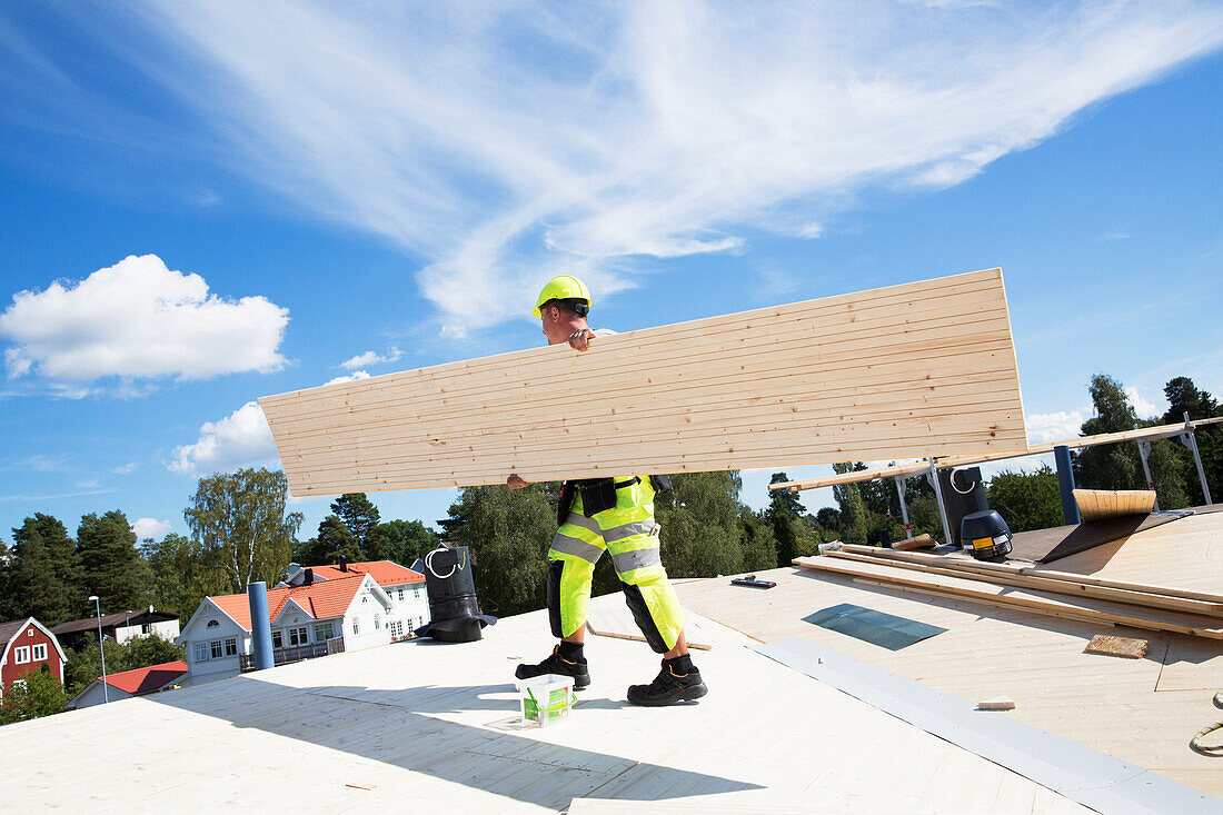 Arbeiter beim Hausbau