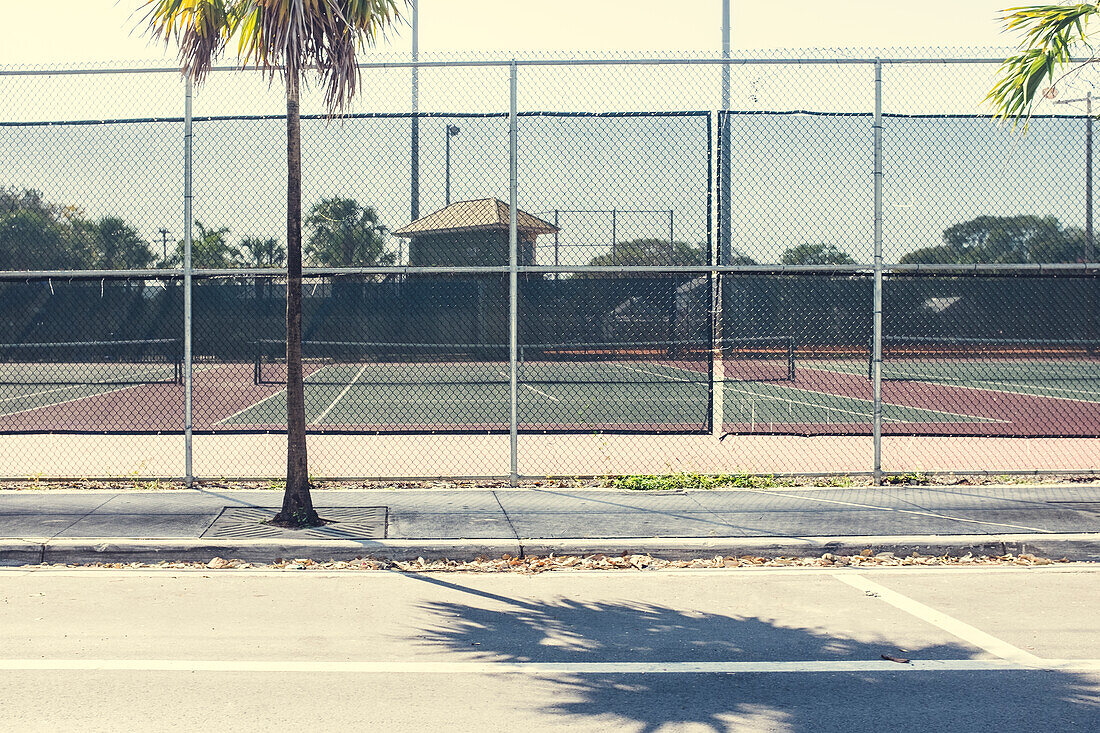 Leerer Tennisplatz