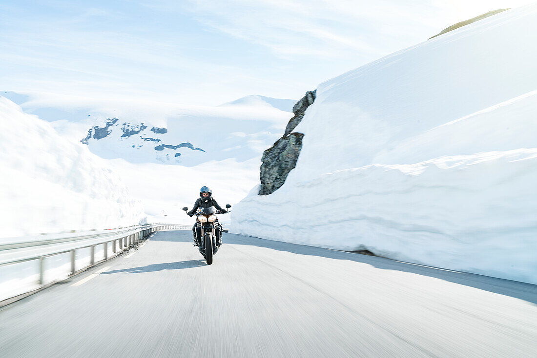 Biker auf Bergstraße