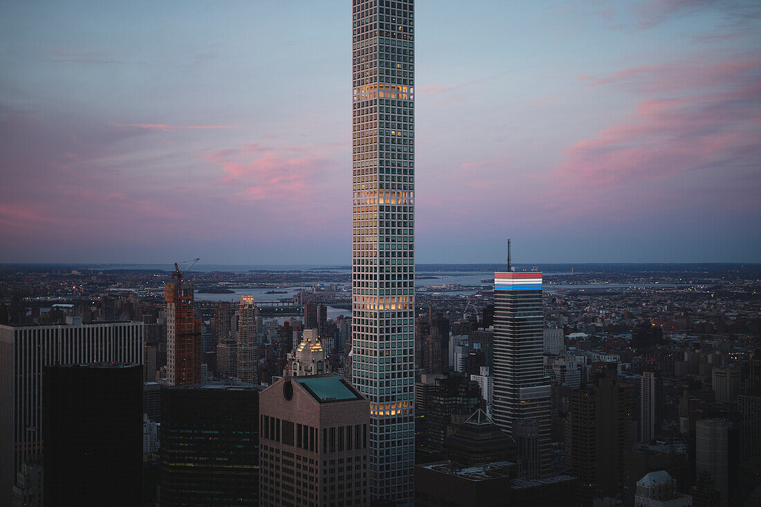 432 Park Avenue skyscraper at sunset, Manhattan, New York City, USA