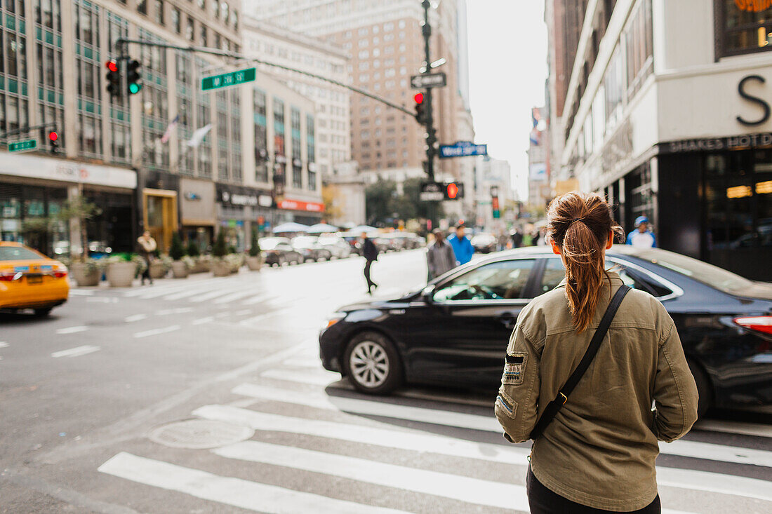 Frau auf der Straße