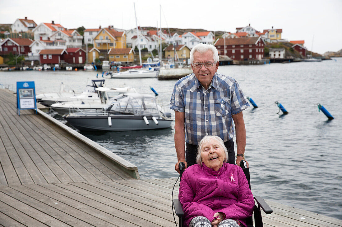 Älteres Paar am Meer