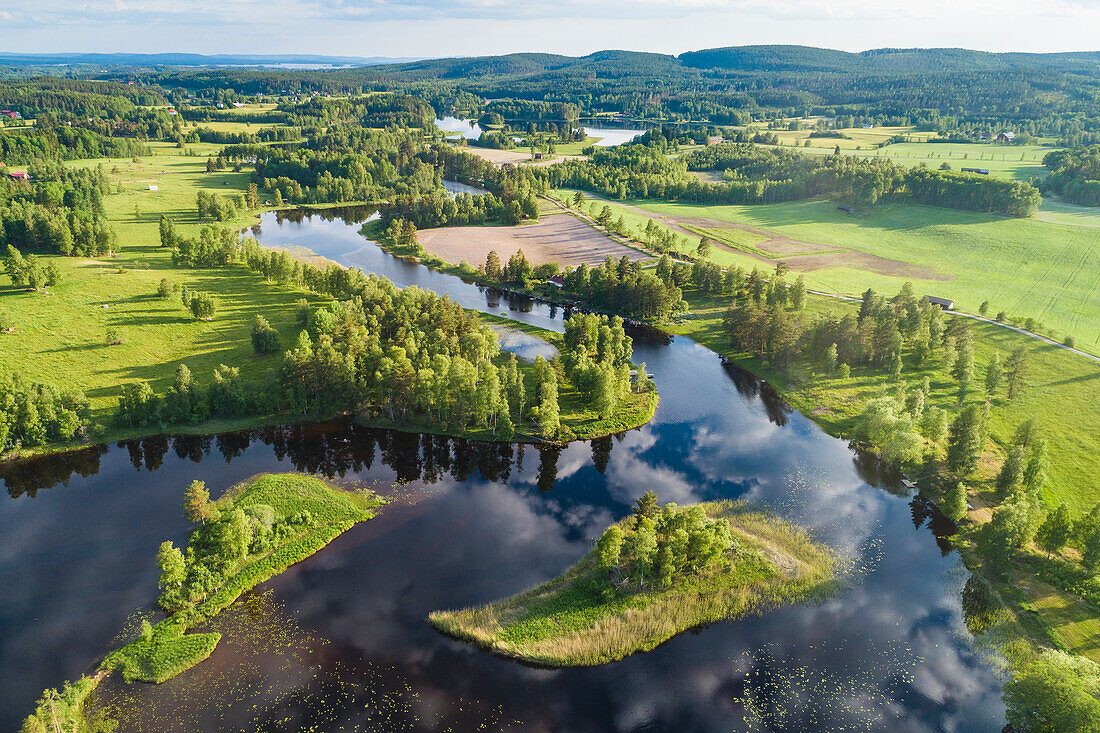 Landschaft mit Fluss