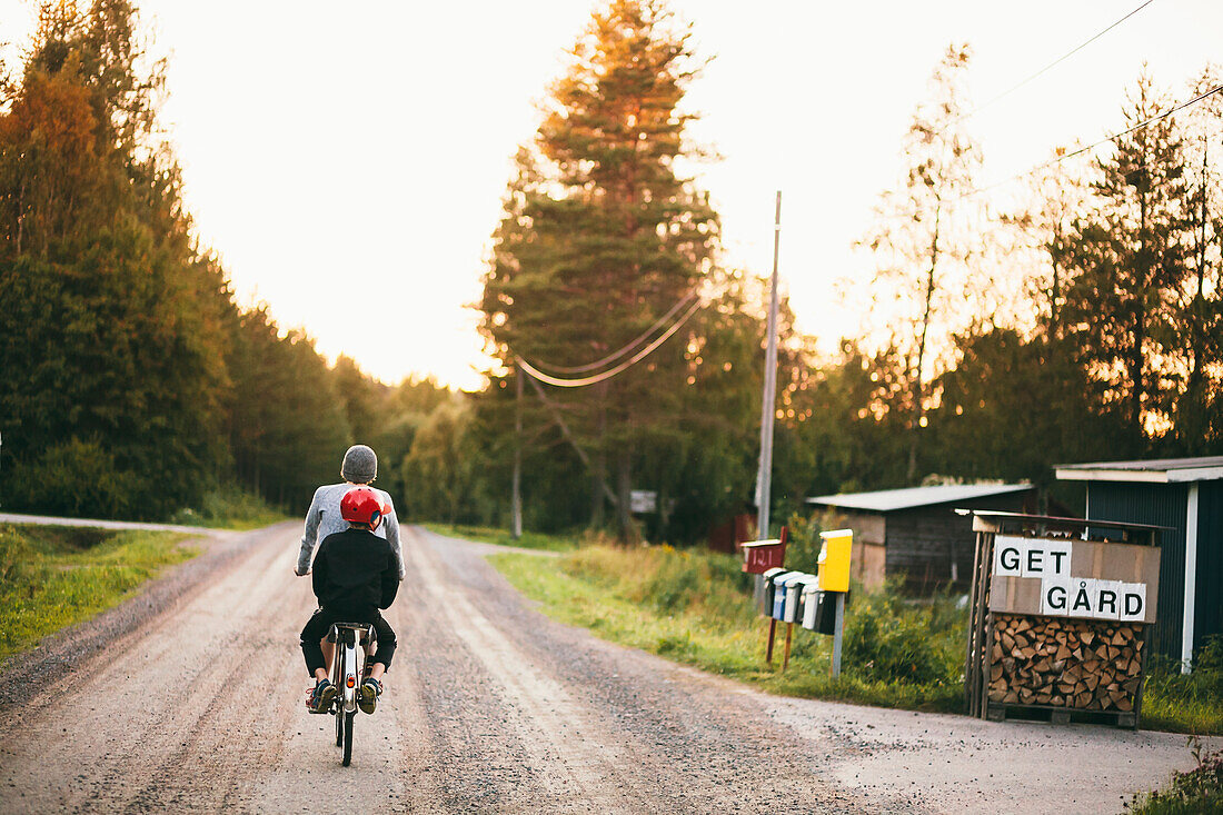 Menschen beim Radfahren