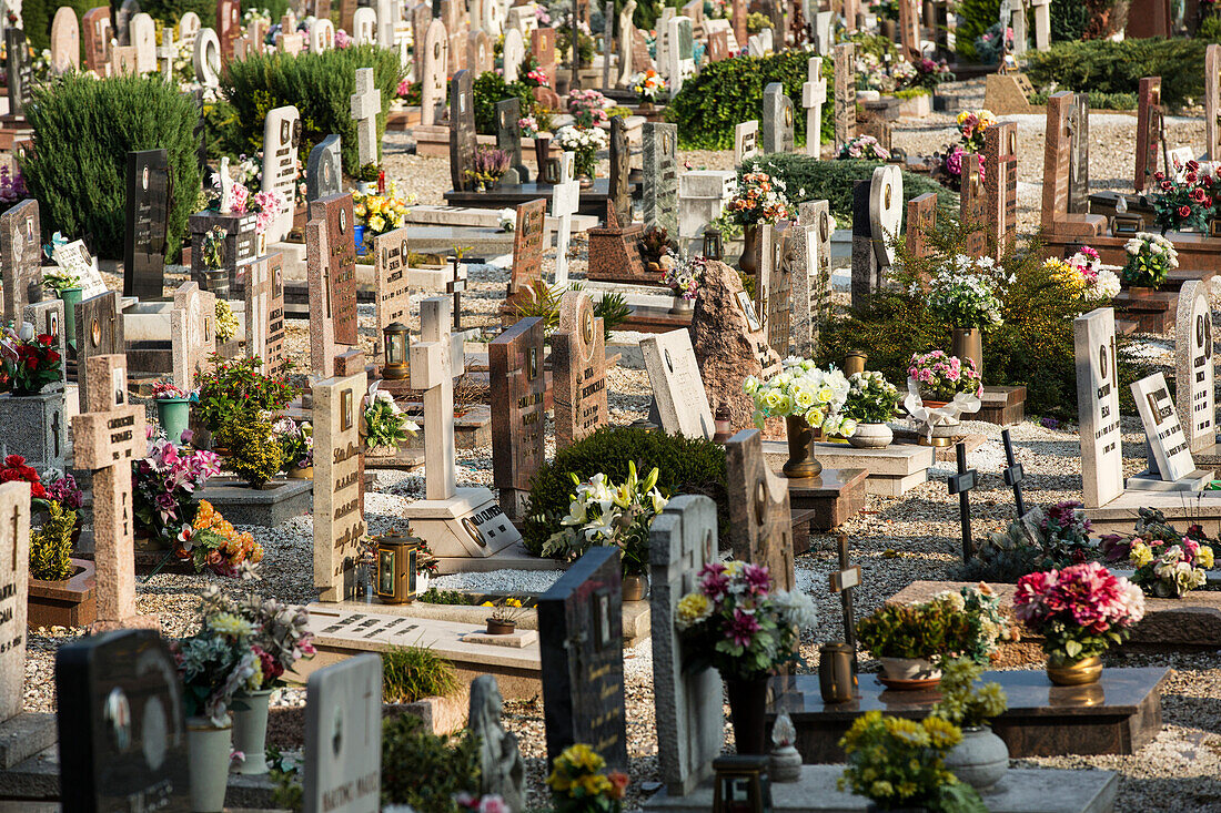 Blick auf einen Friedhof, Verona, Italien