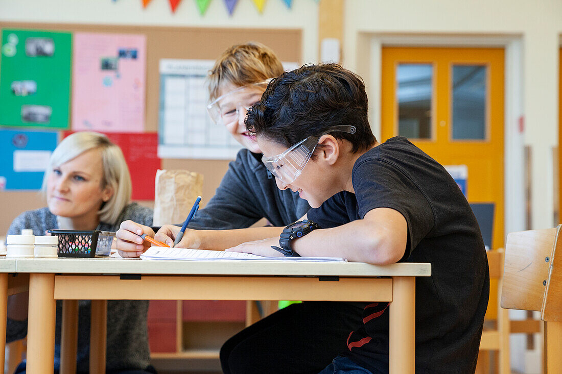 Schulkinder im Klassenzimmer