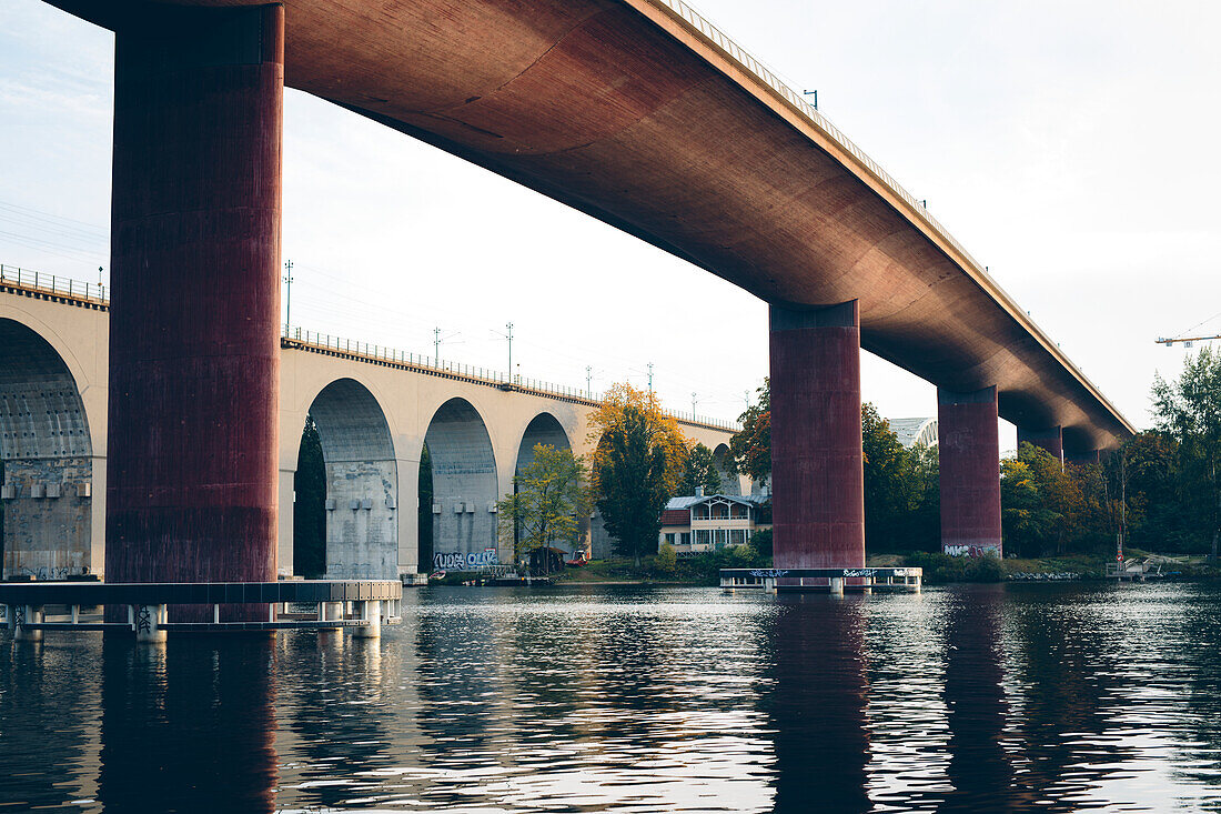 Brücken über den Fluss