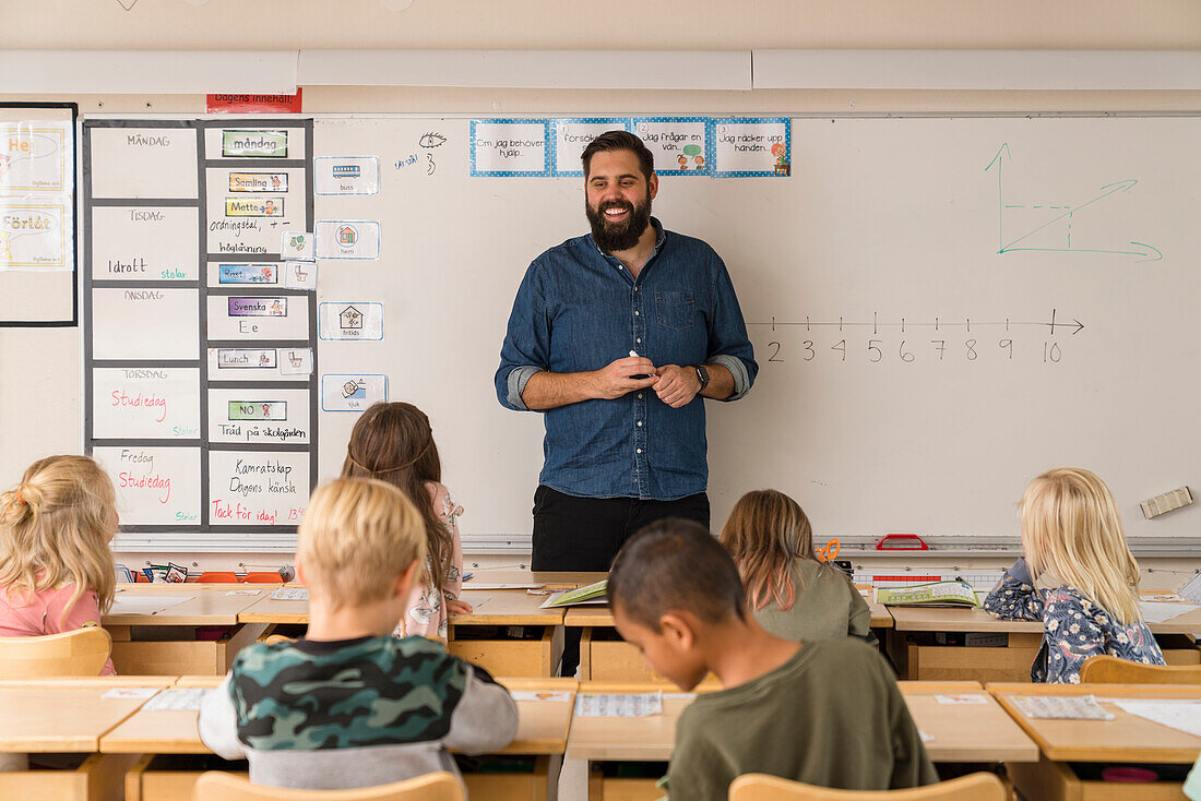 Lehrerin im Klassenzimmer