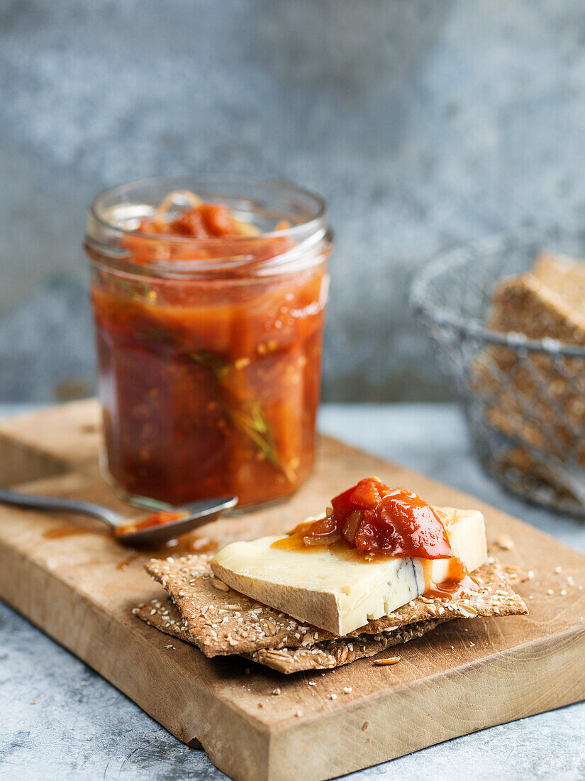 Chutney auf Blauschimmelkäse