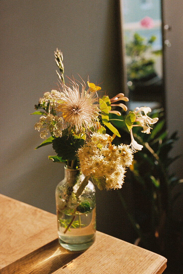 Spring bouquet in vase