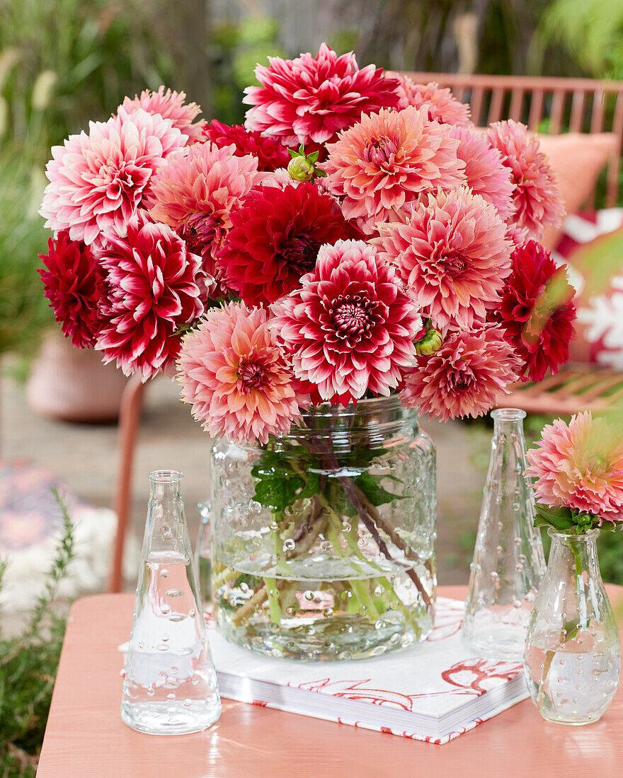 Dahlia bouquet mixed Fubuki