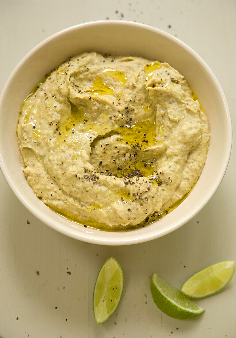 Avocado-Limetten-Hummus