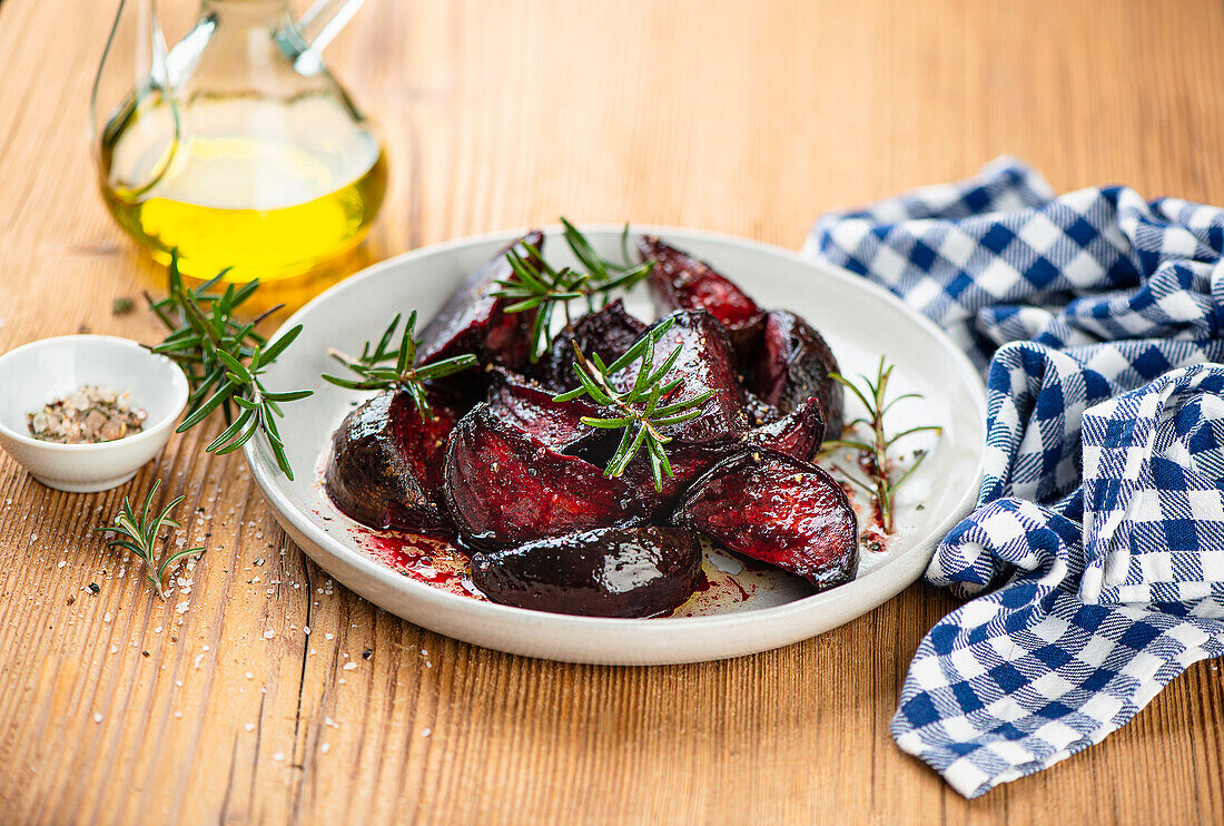 Roasted beets with rosemary