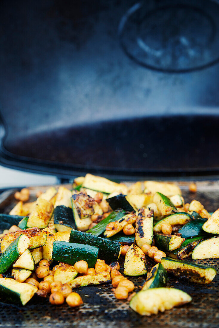Grilled courgettes and chickpeas