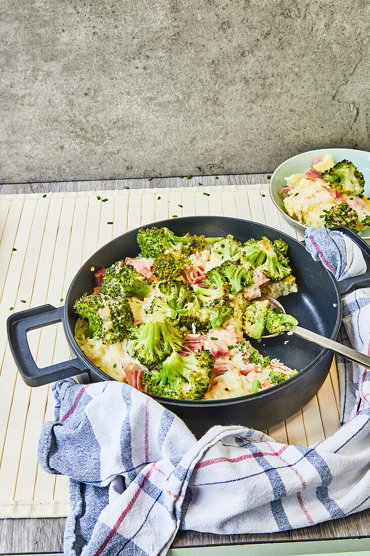 Rice pan with ham and broccoli