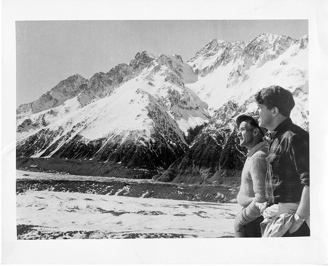 Hillary and Ayres, New Zealand mountaineers