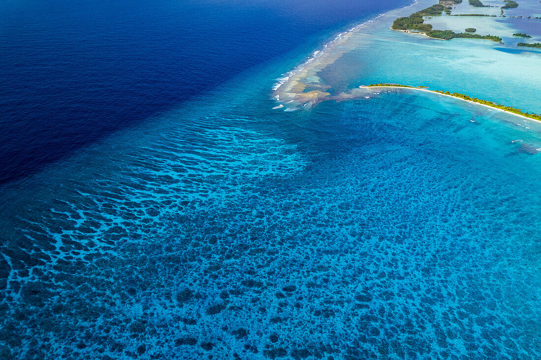 Palmyra Atoll and reef, aerial photograph