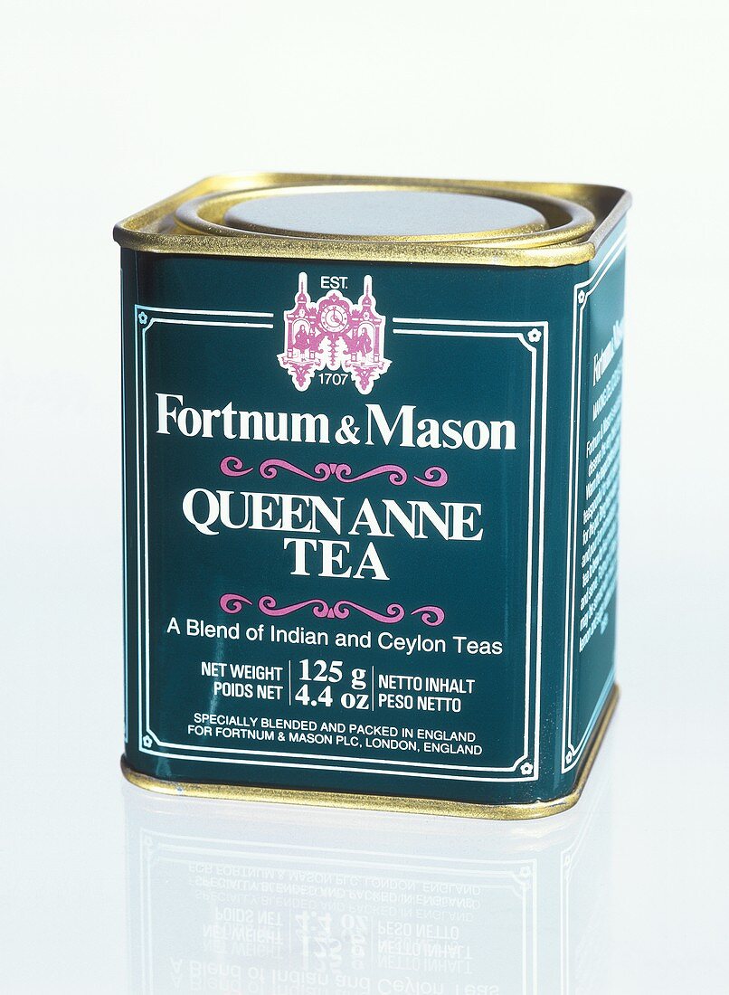 Eine Teedose von Fortnum & Mason mit Queen Anne Tee