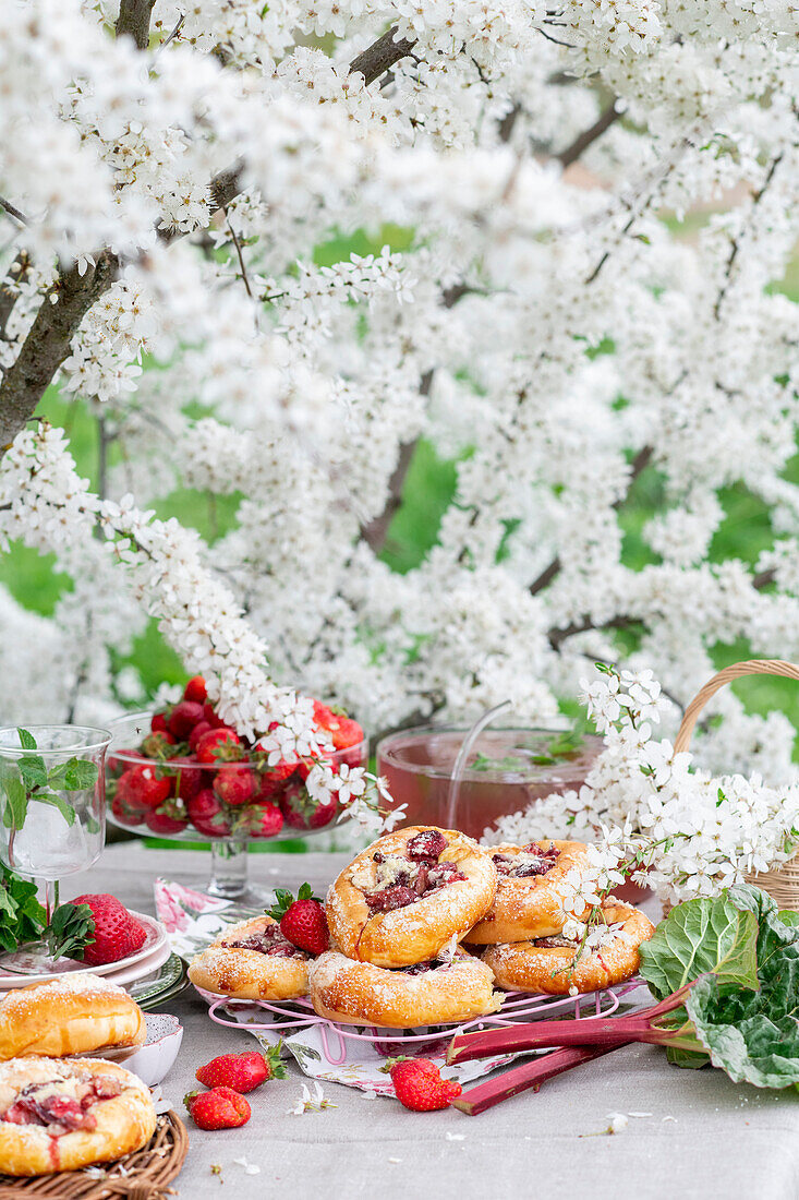 Rhubarb buns in a garden