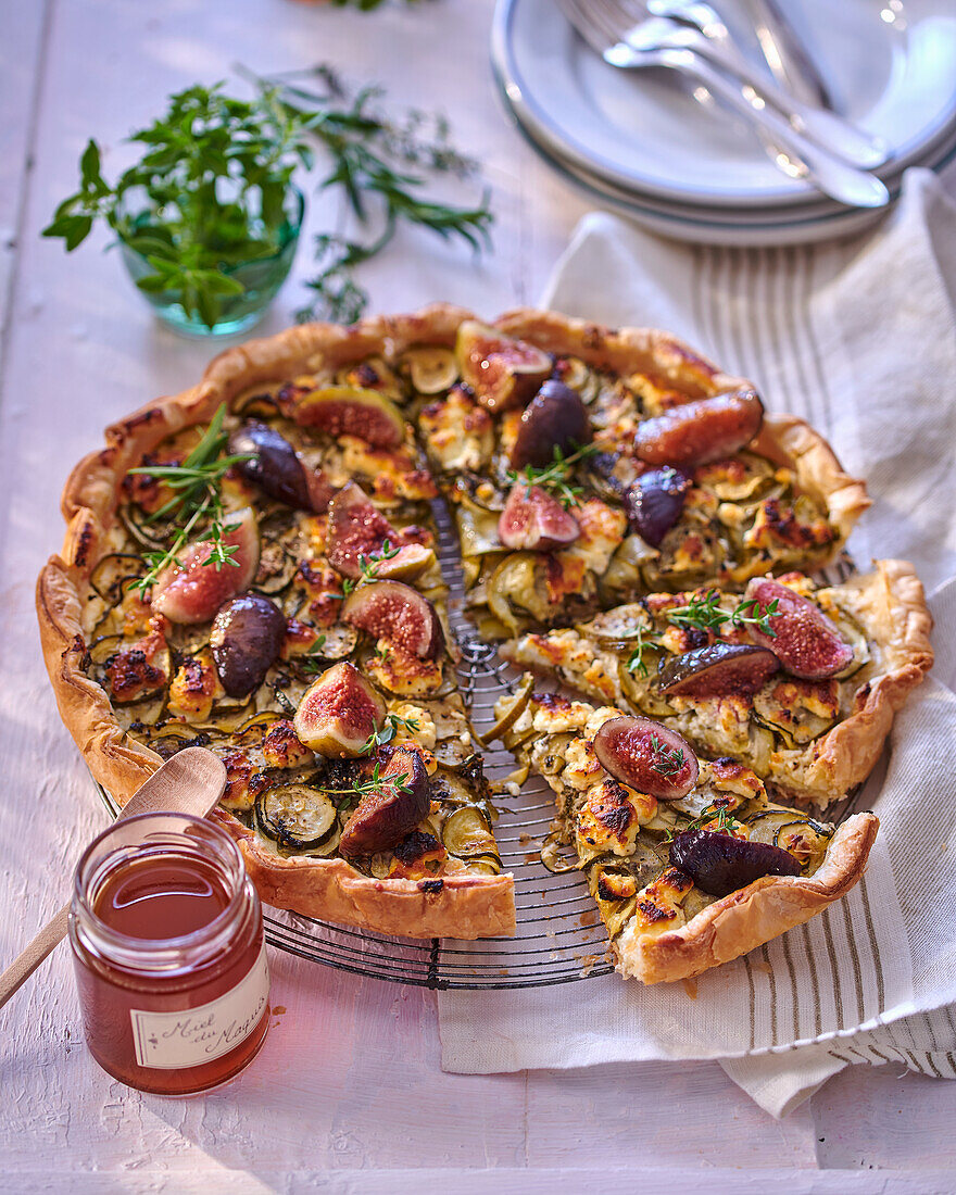 Tarte with brocciu cheese and figs