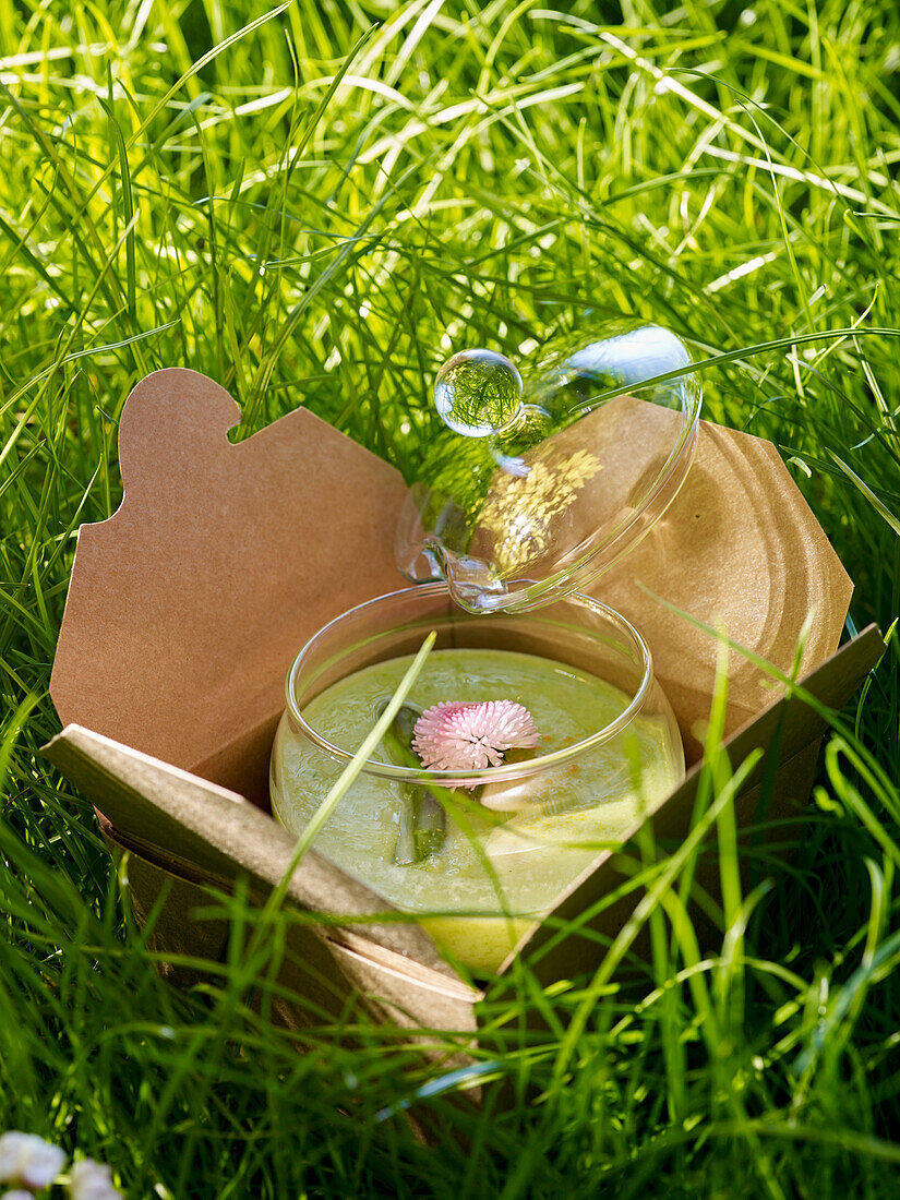 Spargelsuppe zum Picknick