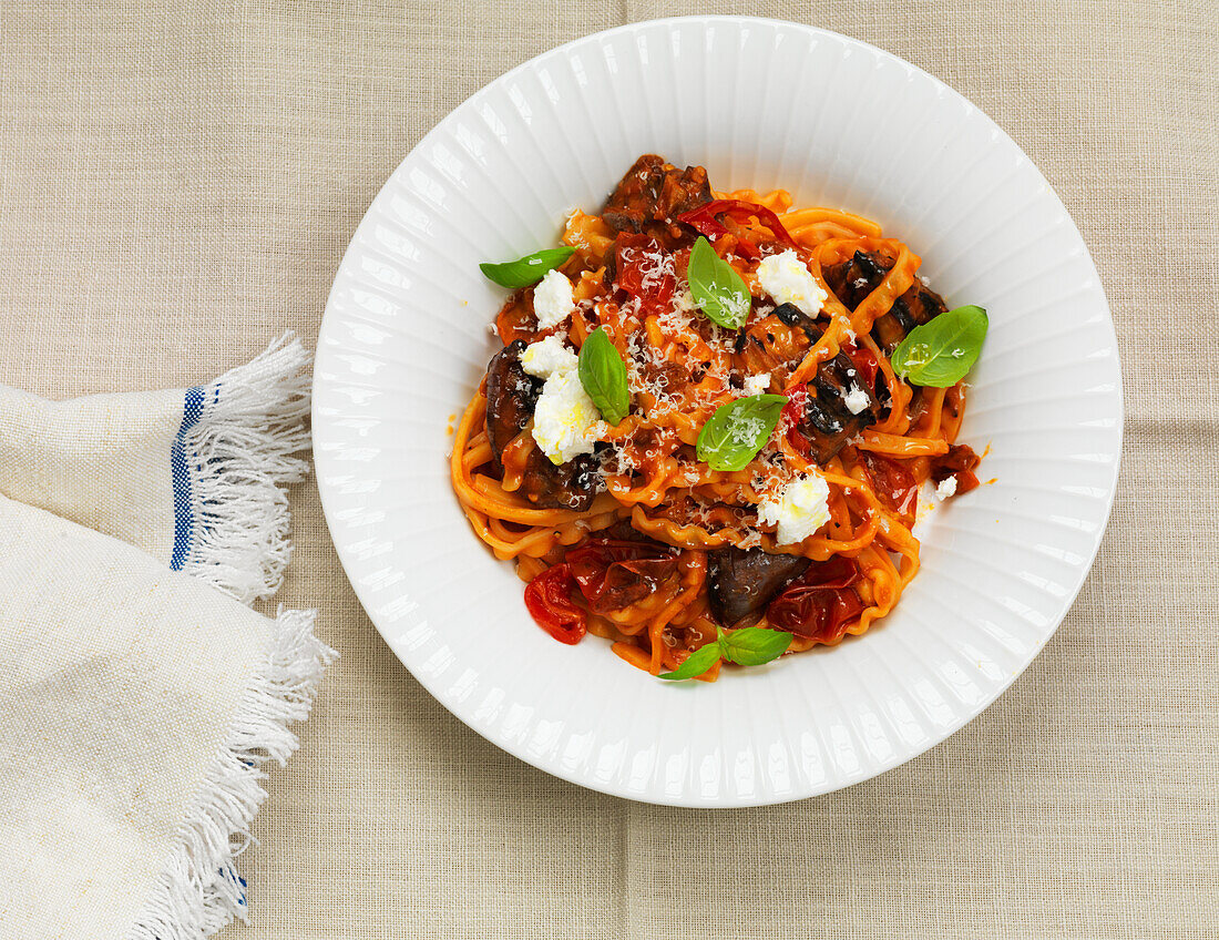 Pasta alla Norma (Nudeln mit Auberginen, Sizilien)