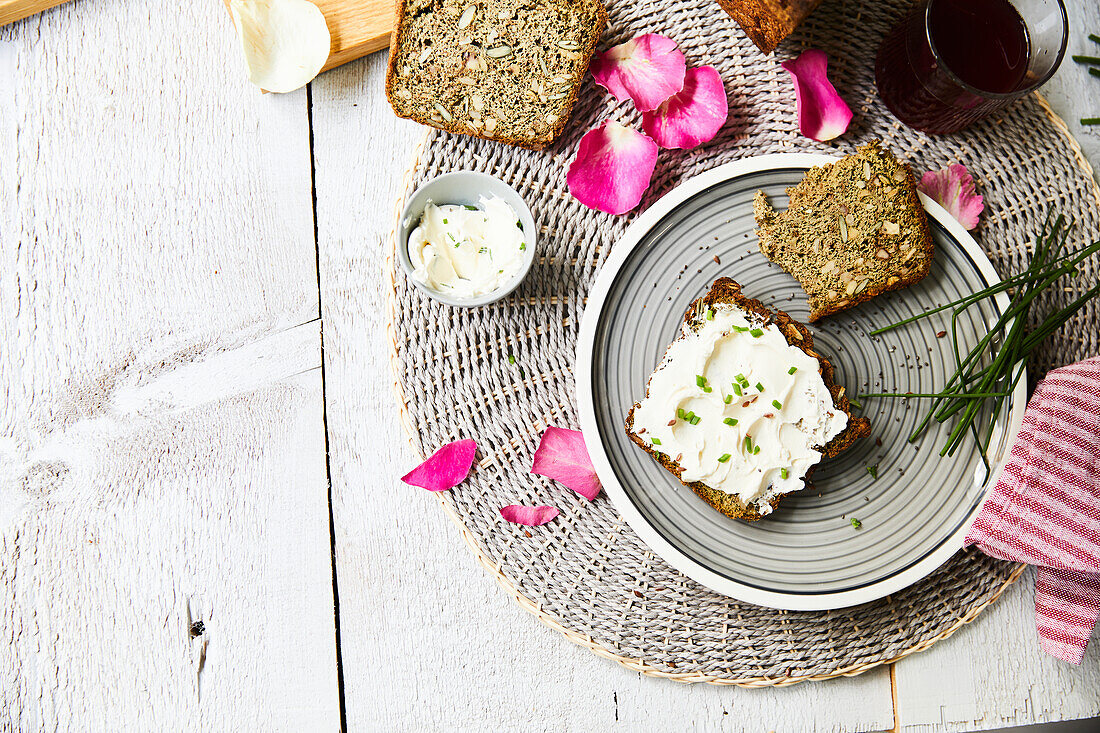Protein bread with cream cheese and chives