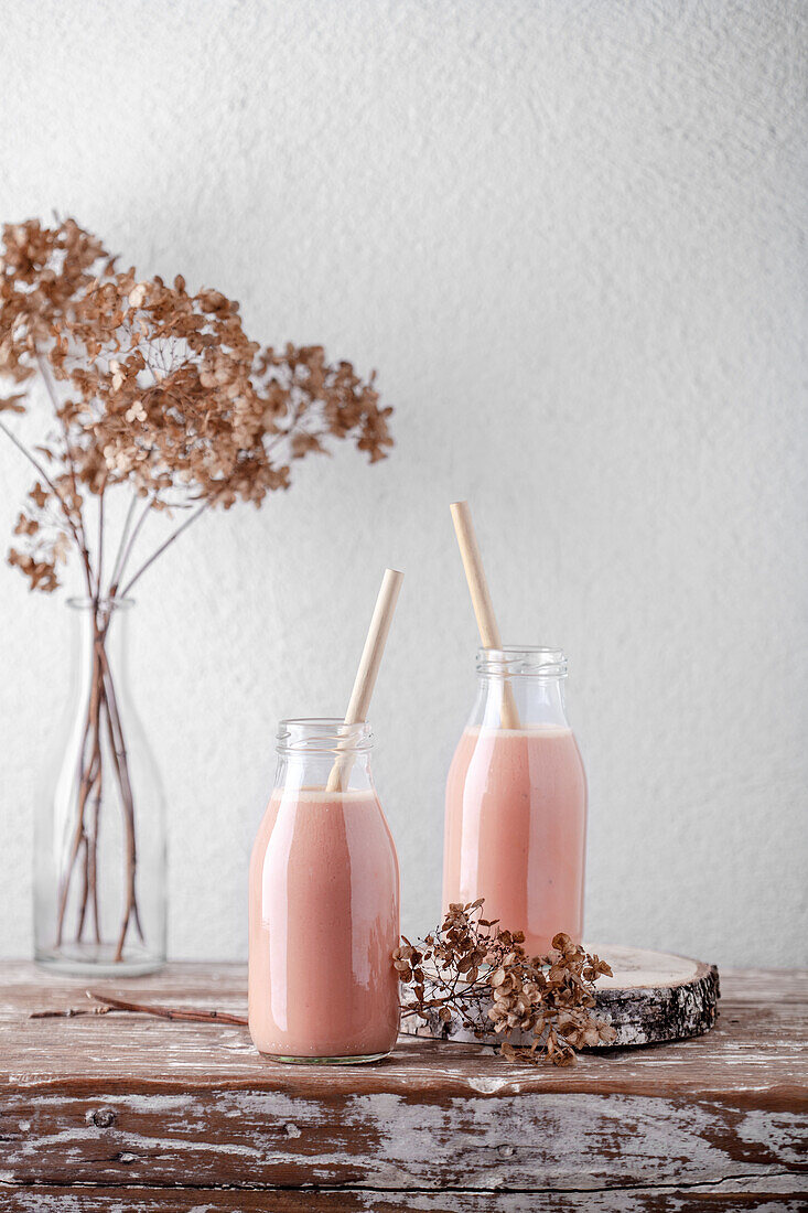 Healthy smoothie with bloodoranges, pomegranate and bananas