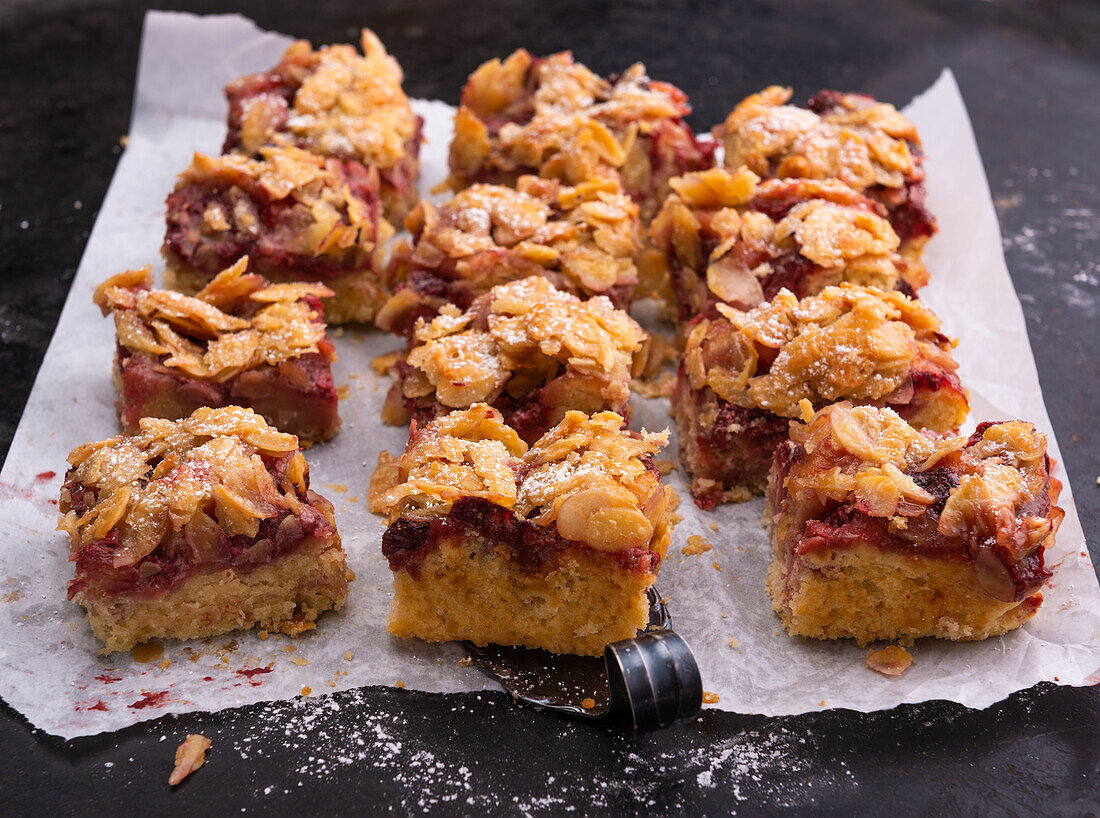 Vegan strawberry pie with almond crust from the tray