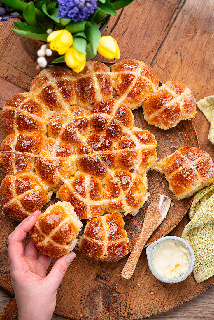 Hot Cross Buns (Englische Osterbrötchen)